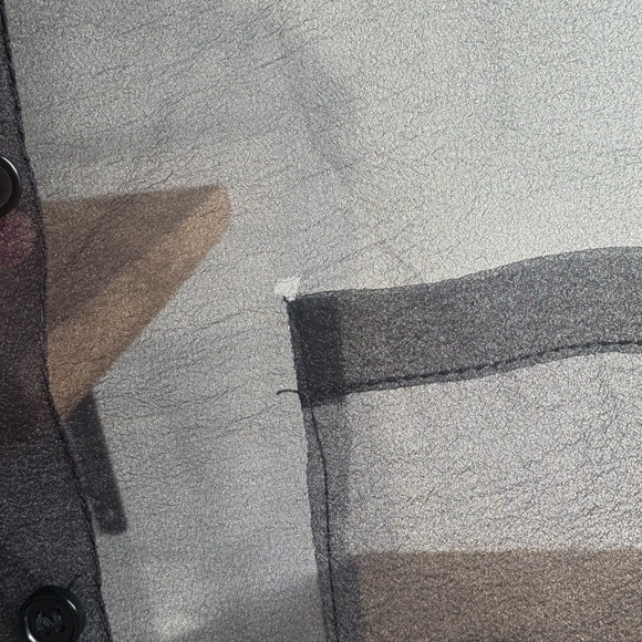 Quzu Sheet Black Button-up Crop - Picture 6 of 6